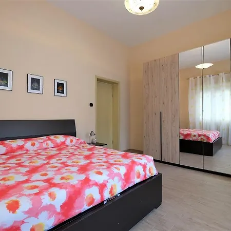 Malibu 4 *